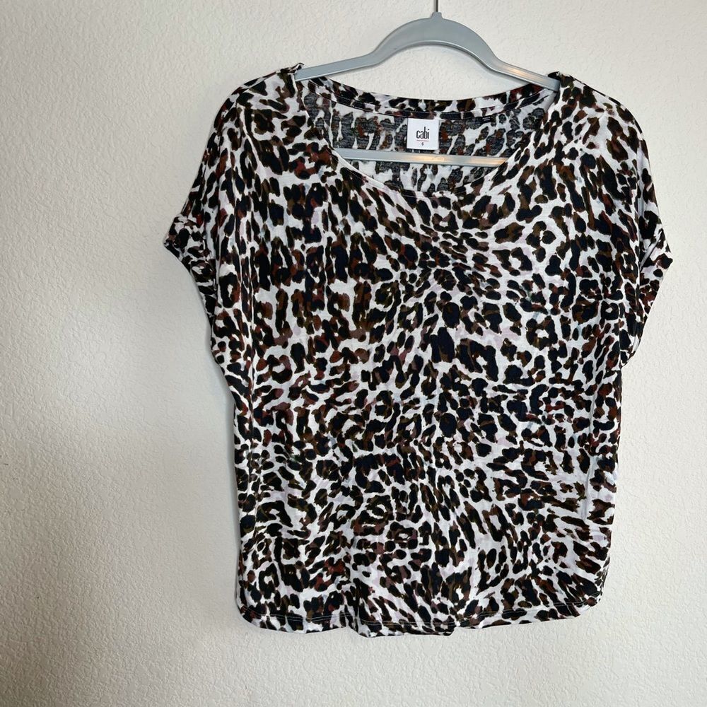 Cabi leopard print slight cropped blouse - Picture 1 of 8
